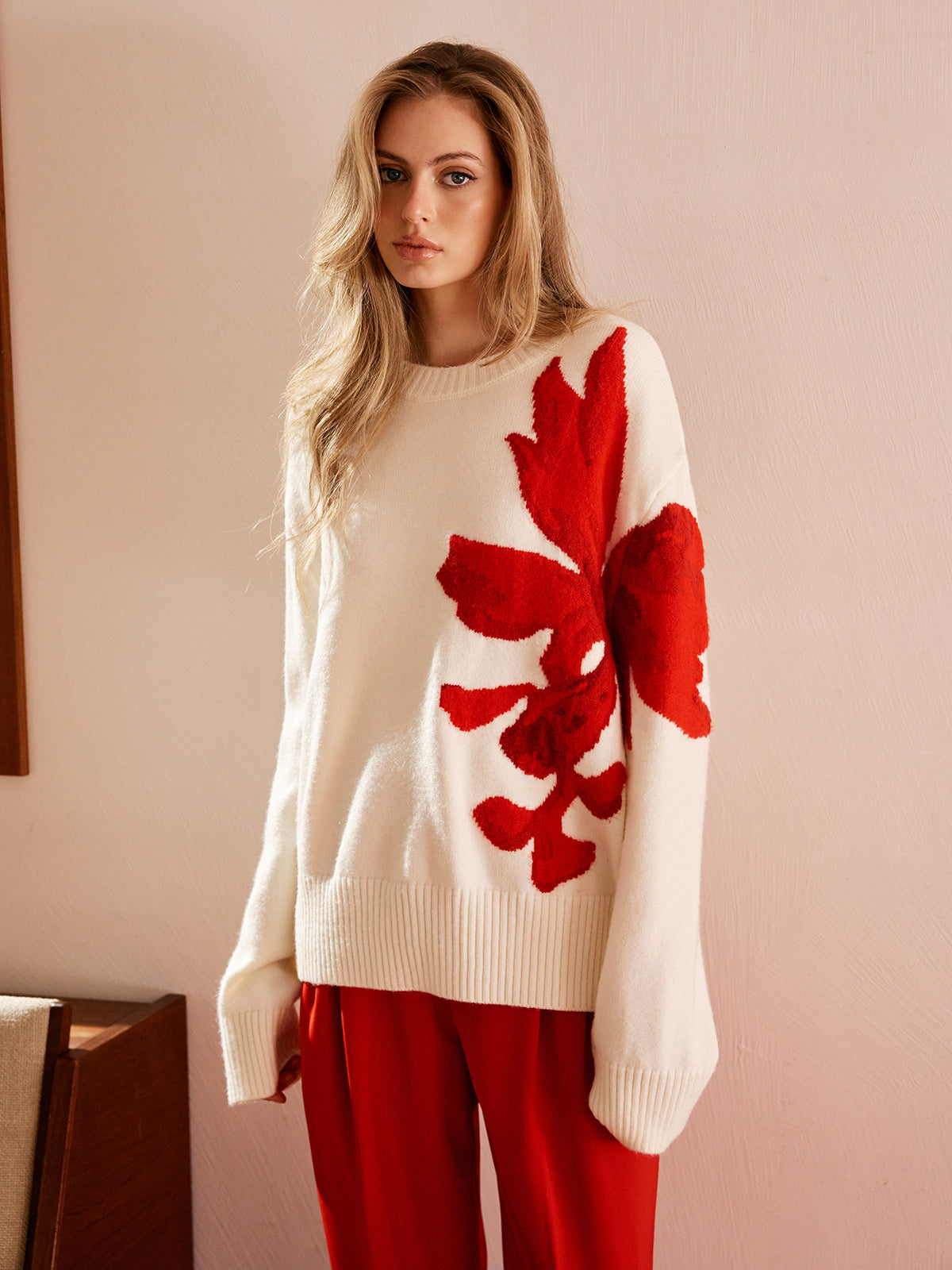 Round Neck Jacquard Sweater Comfortable Lightweight Knitwear