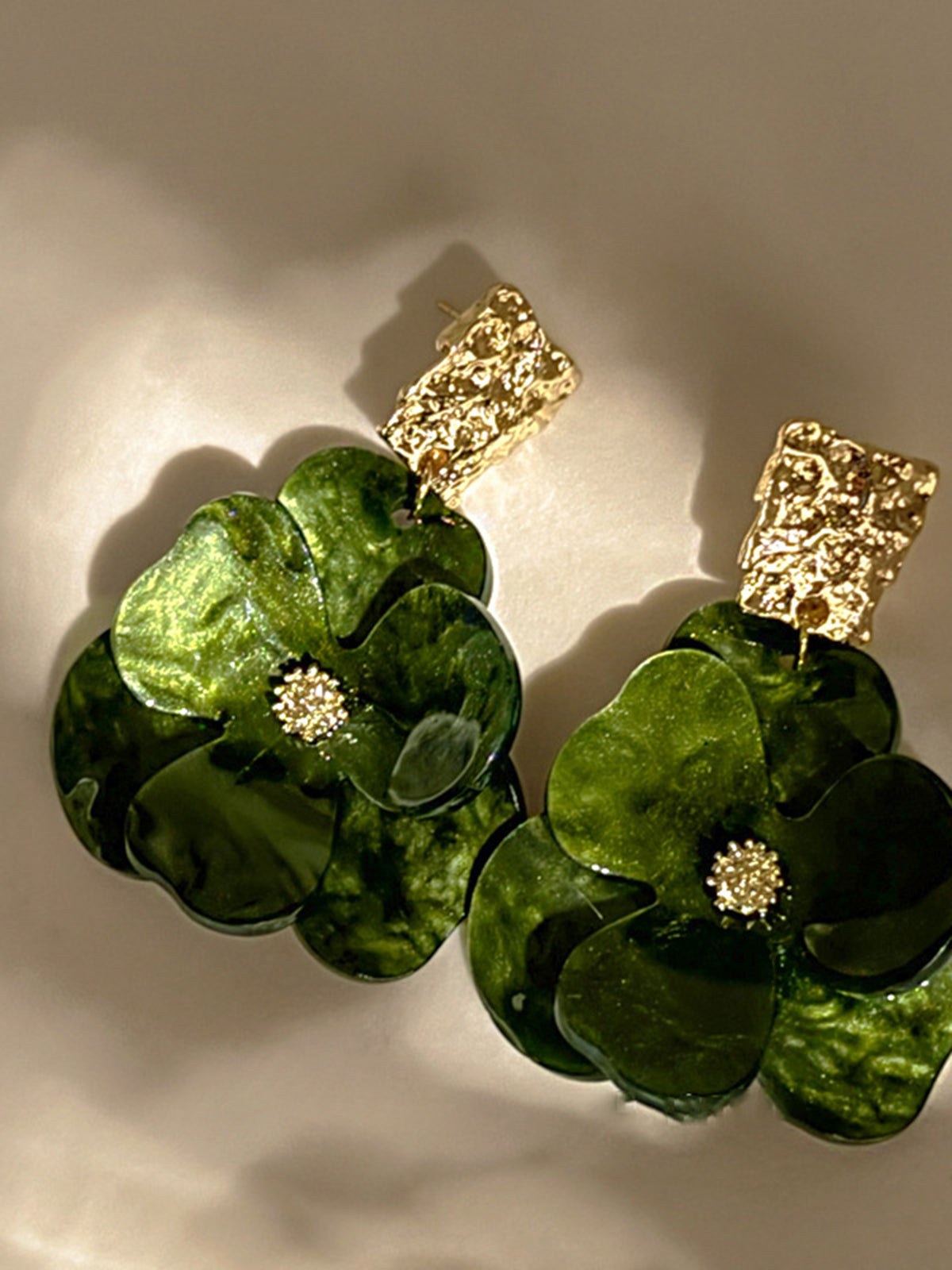 Golden Floral Dangle Earrings Intricate Nature Inspired Design