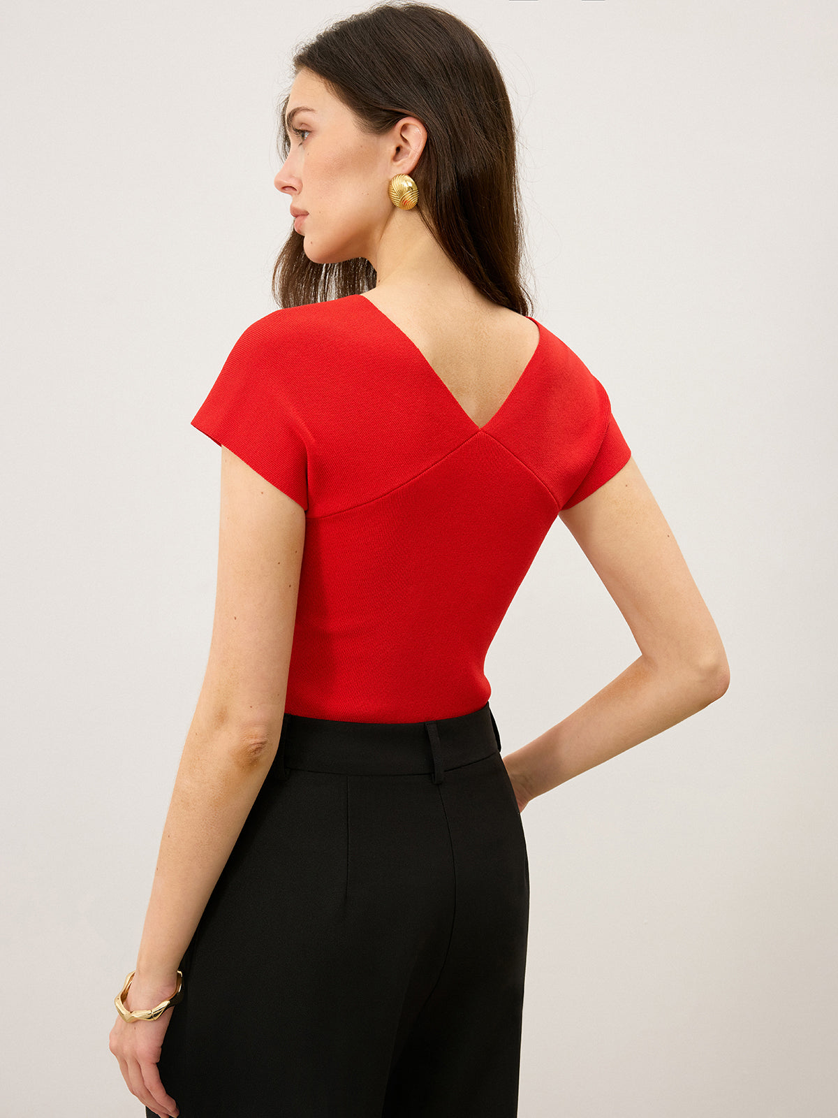 Twist Front Cut-Out V-Neck Knit Top for Women with Long Sleeves