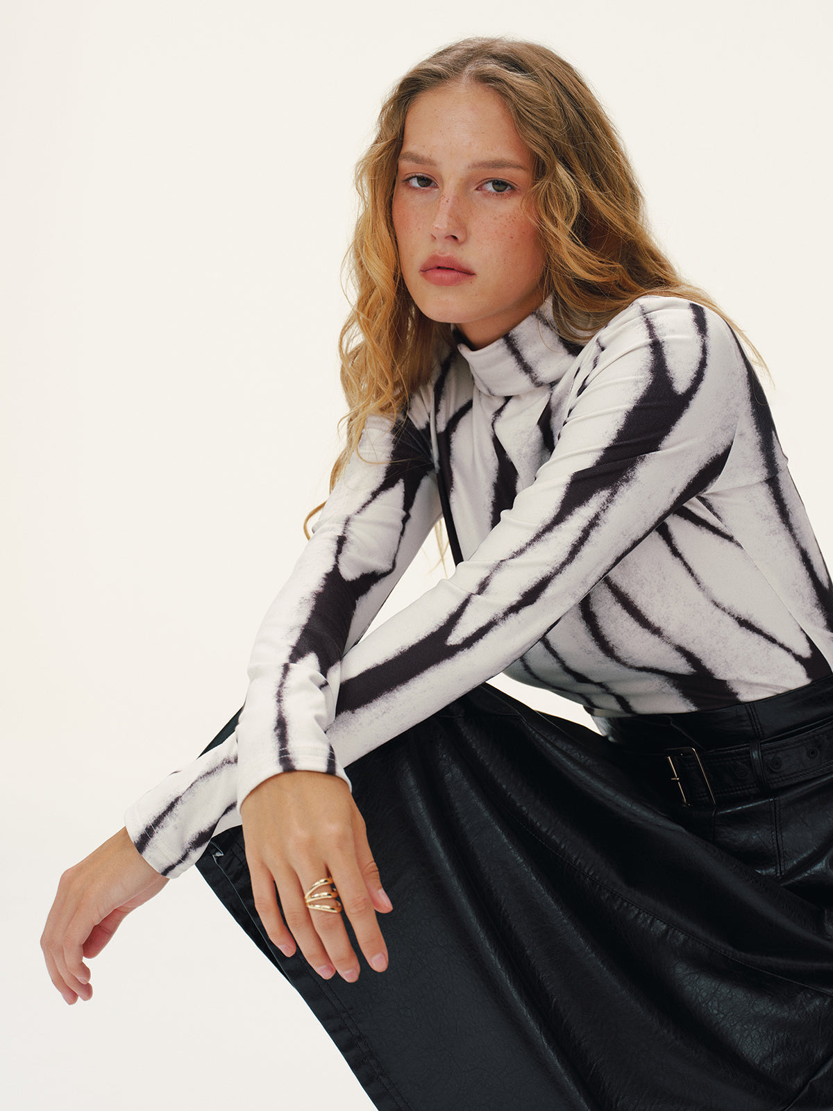 Zebra Print Turtleneck Long-Sleeve Top for Women Casual Fit
