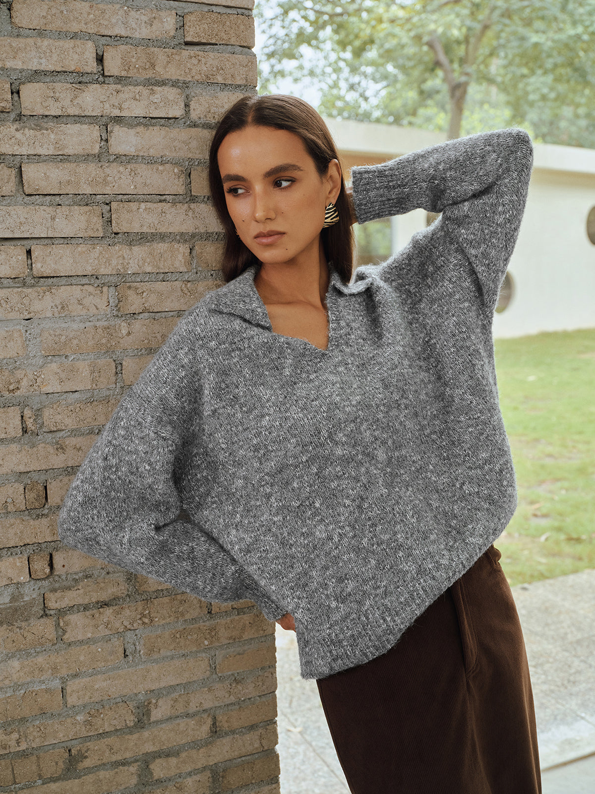 Wool Blend Collared V-Neck Sweater for Casual Wear