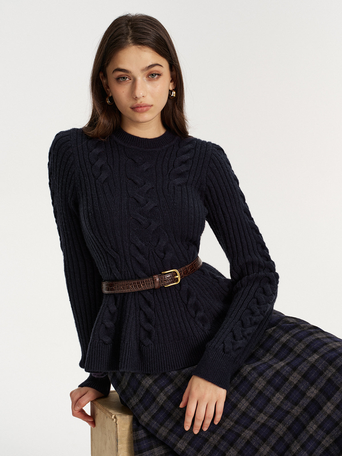 Cashmere-Blend Cable-Knit Sweater for Winter Warmth Without Belt