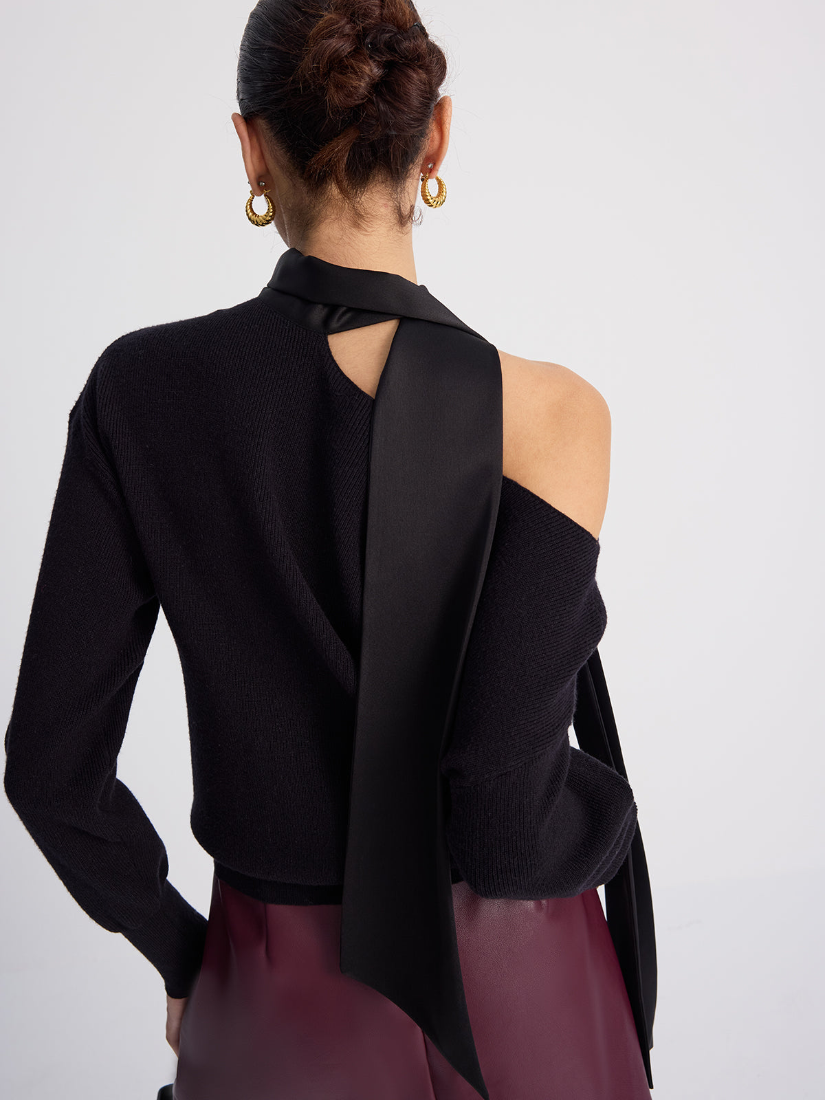 Tie-Detail Cold-Shoulder Knit Sweater for Women Cozy Winter Wear