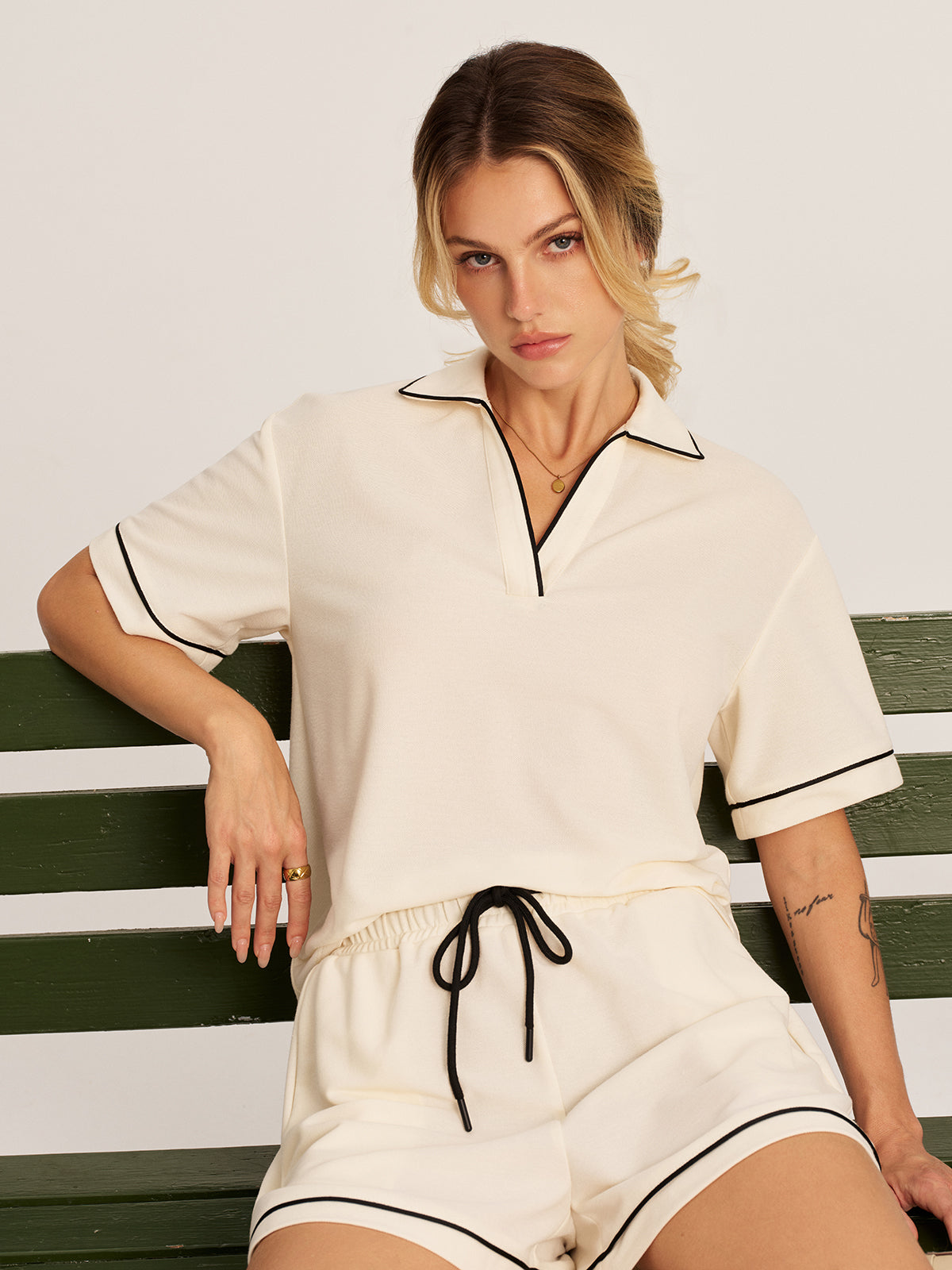 Contrast Trim Polo Top & Drawstring Shorts Set for Casual Wear