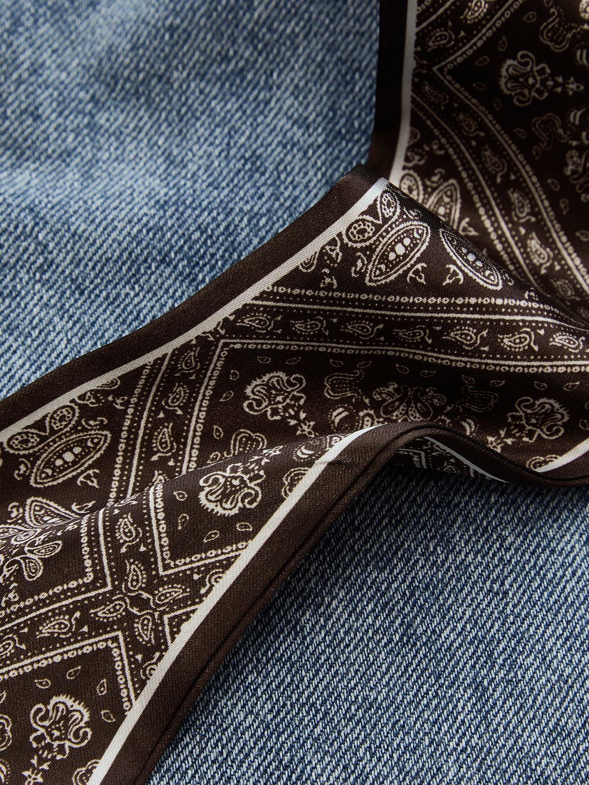 Bandana Belted Seam Detail Barrel Jeans Classic High Waist Style