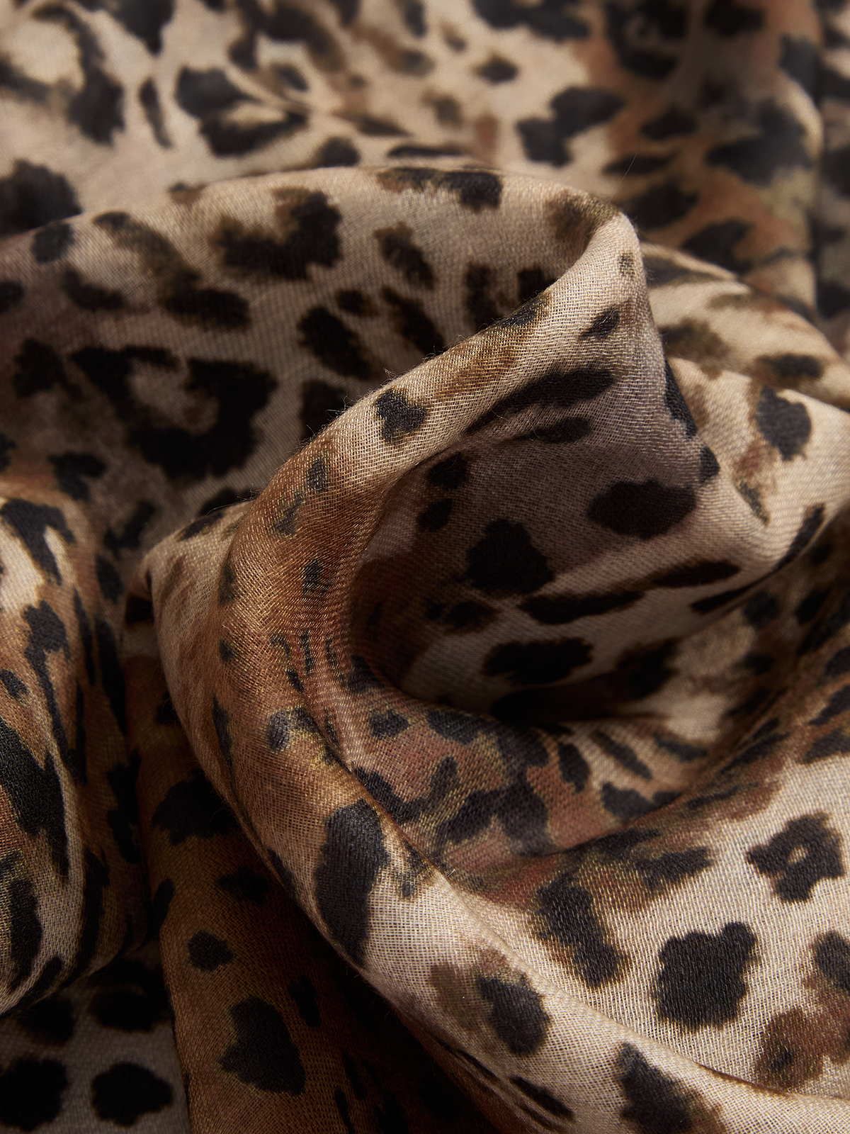 Leopard Print Lightweight Fashion Scarf for Women, Versatile Accessory