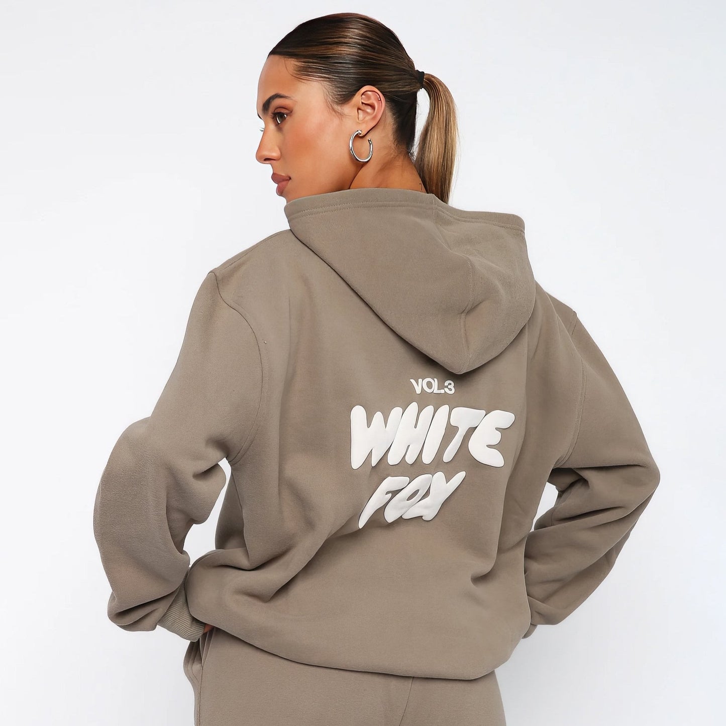WhiteFox Set – Women’s Two-Piece Hoodie & Pants Tracksuit