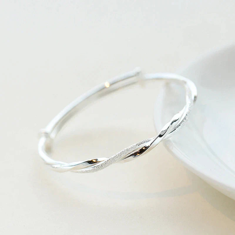 Koadclo | Elegant Woven Silver Bracelet