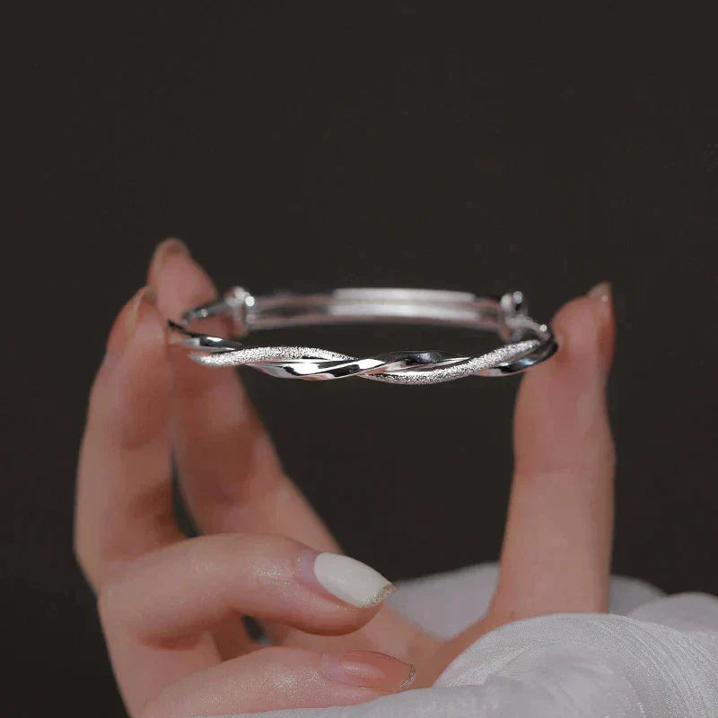 Koadclo | Elegant Woven Silver Bracelet