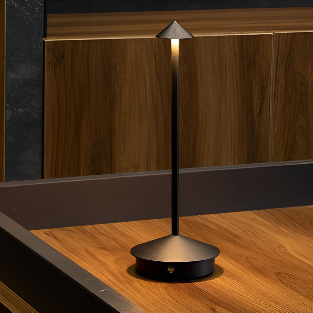 Koadclo | Pina Pro - Stylish Dimmable USB Table Lamp