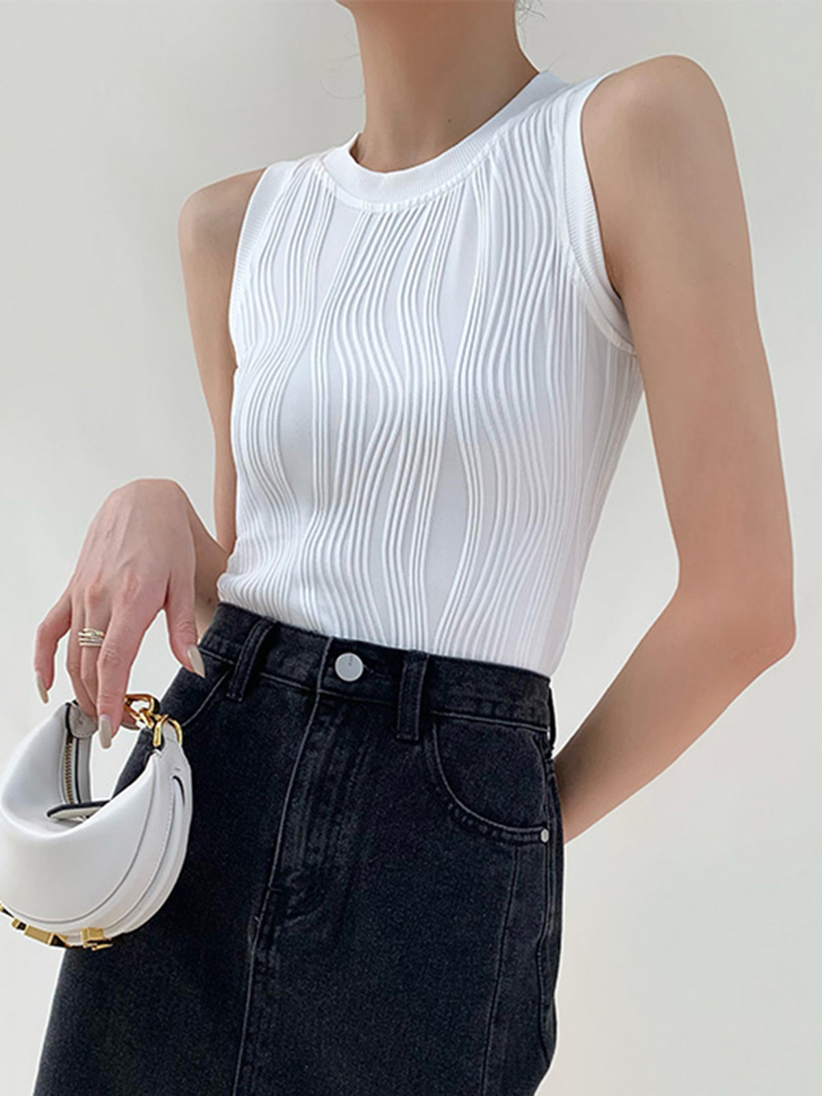 Solid Wavy Textured Tank Top for Women Casual Wear