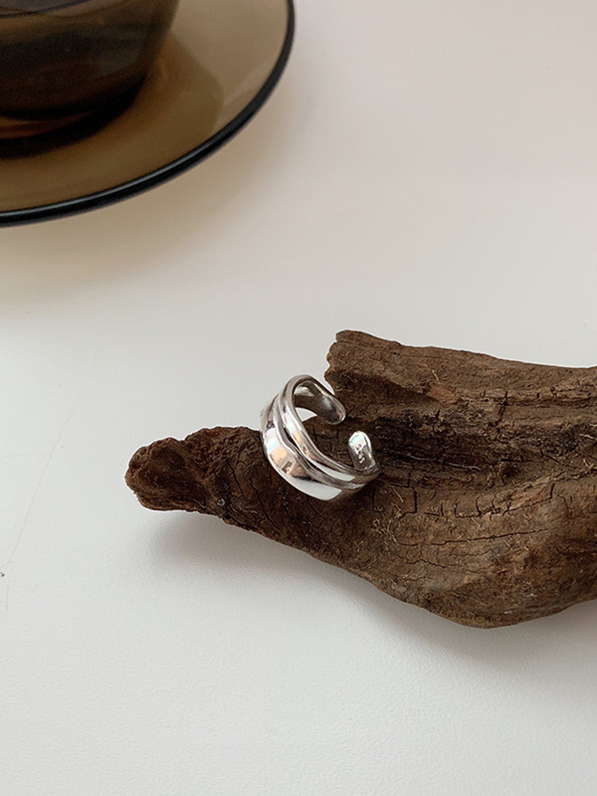 Julia Ring: Essential Guide to Modern Jewelry Styles