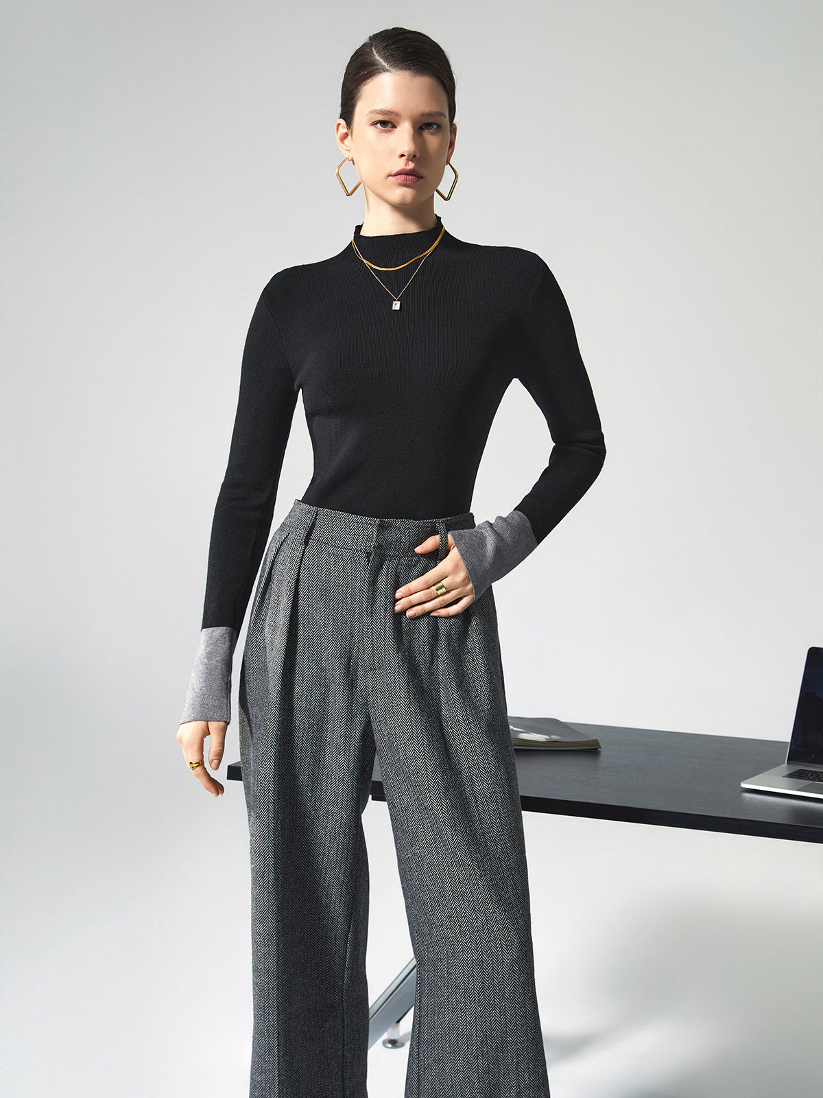 Long Sleeve Contrast Cuff Knit Top for Women Casual Wear