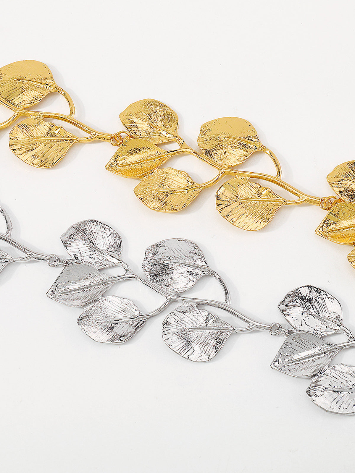 Vintage Alloy Leaf Design Necklace - Elegant Bohemian Style Accessory