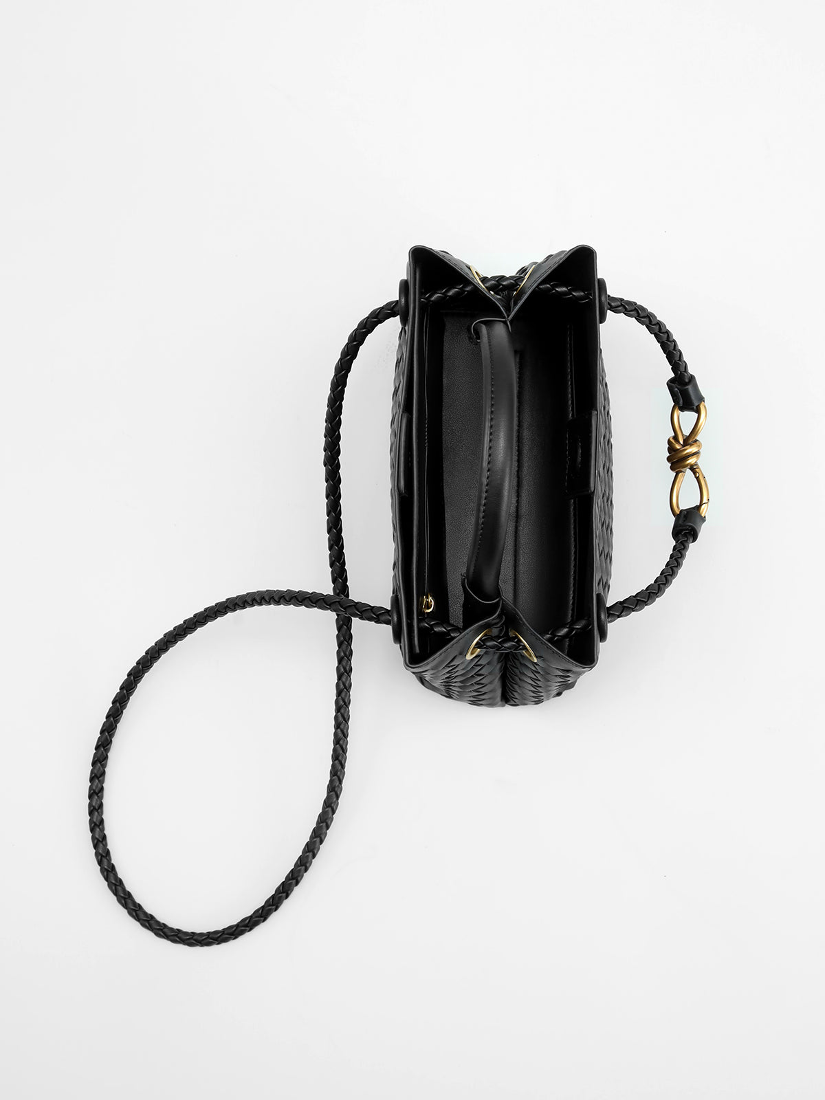 Metal Twist Detail Handle Bag with Spacious Interior Design