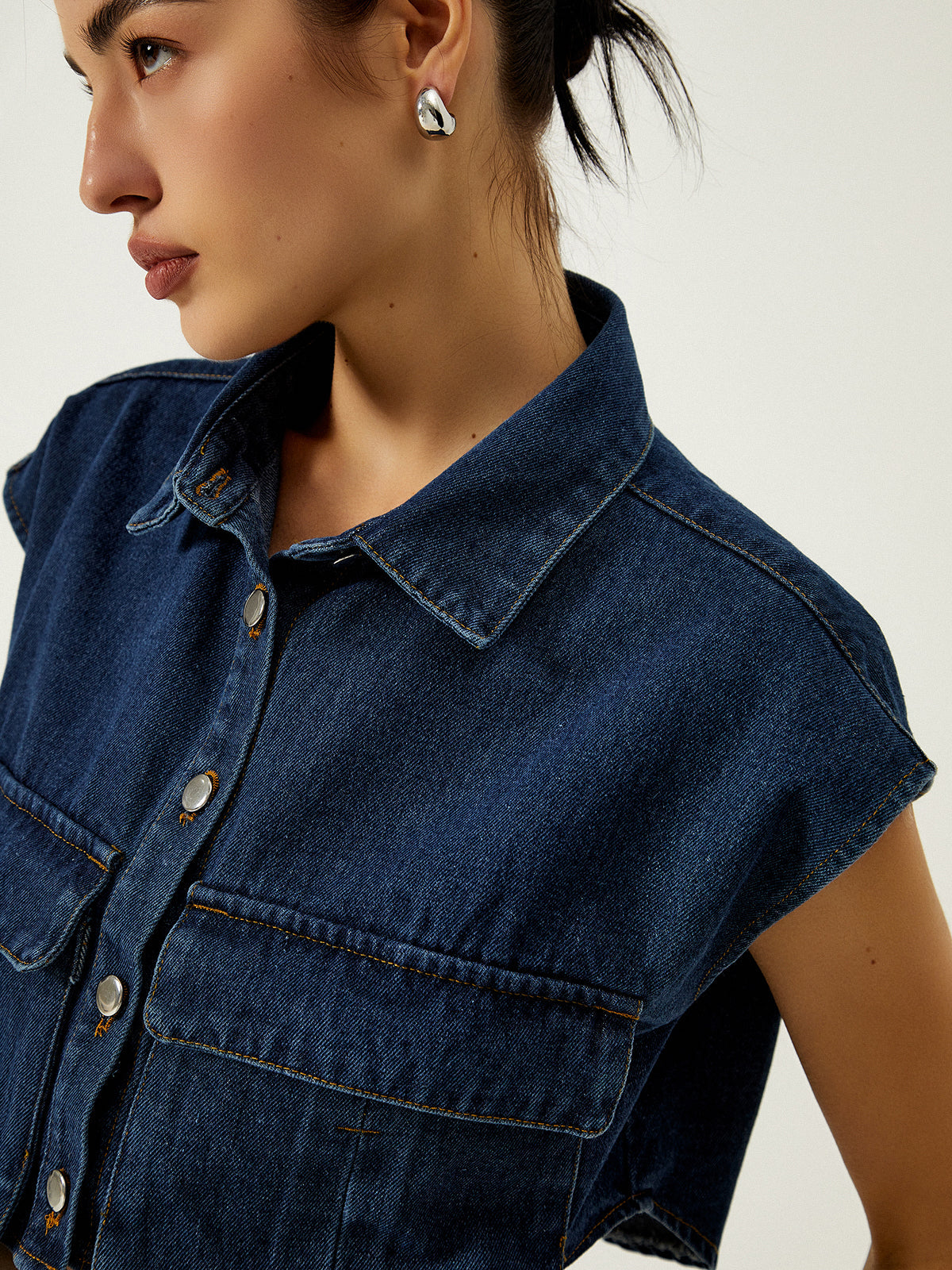 Denim Pockets Turn Down Collar Vest with Button-Up Front