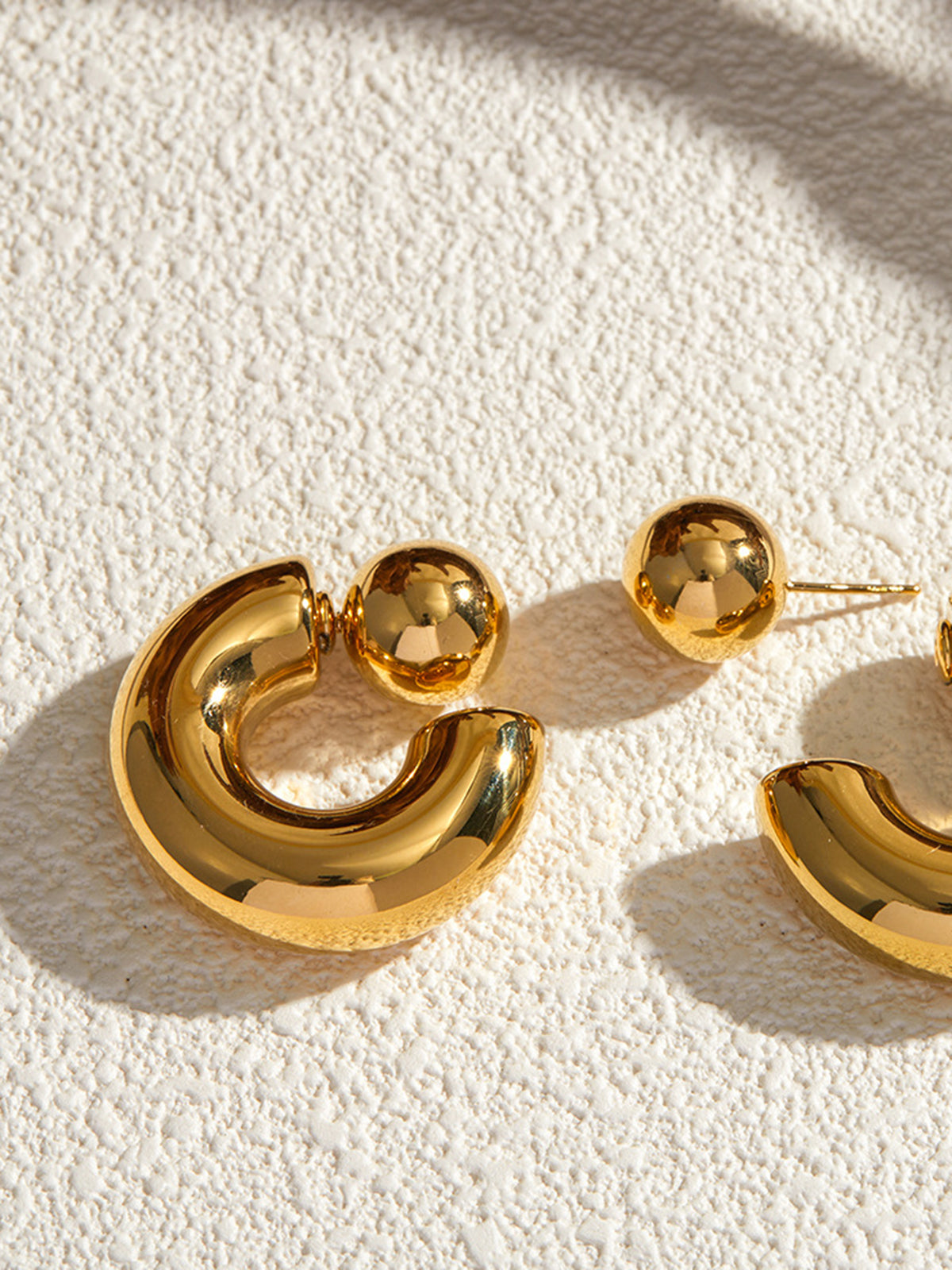 Stylish C-Shaped Earrings for Elegant Evening Wear