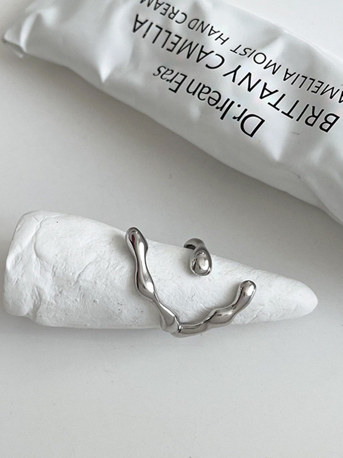 1pc Minimalist Crescent Moon Ring, Elegant Slim Band, Celestial Jewelry