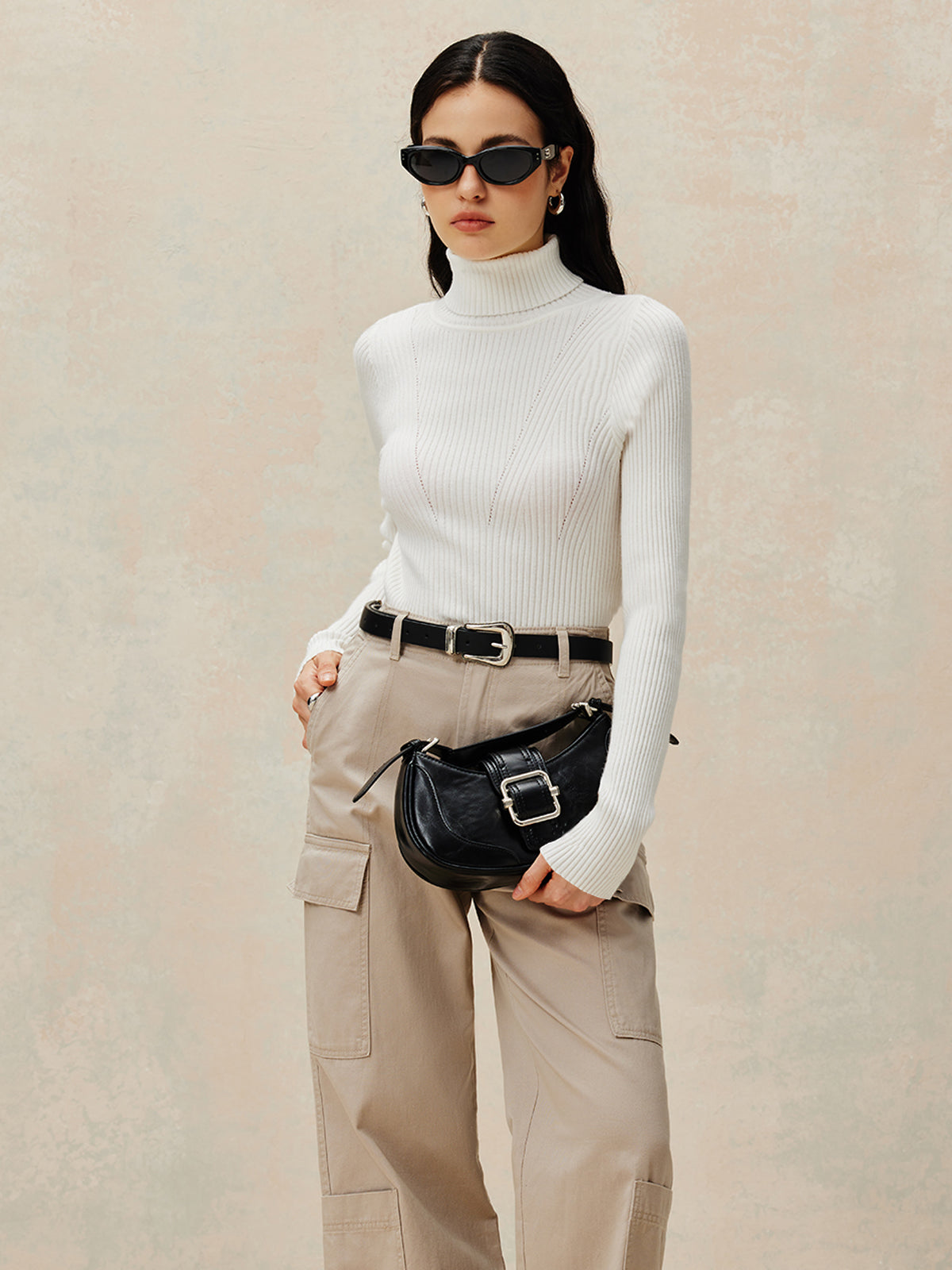 Open Back Knit Pullover Sweater with Long Sleeves and V-Neck