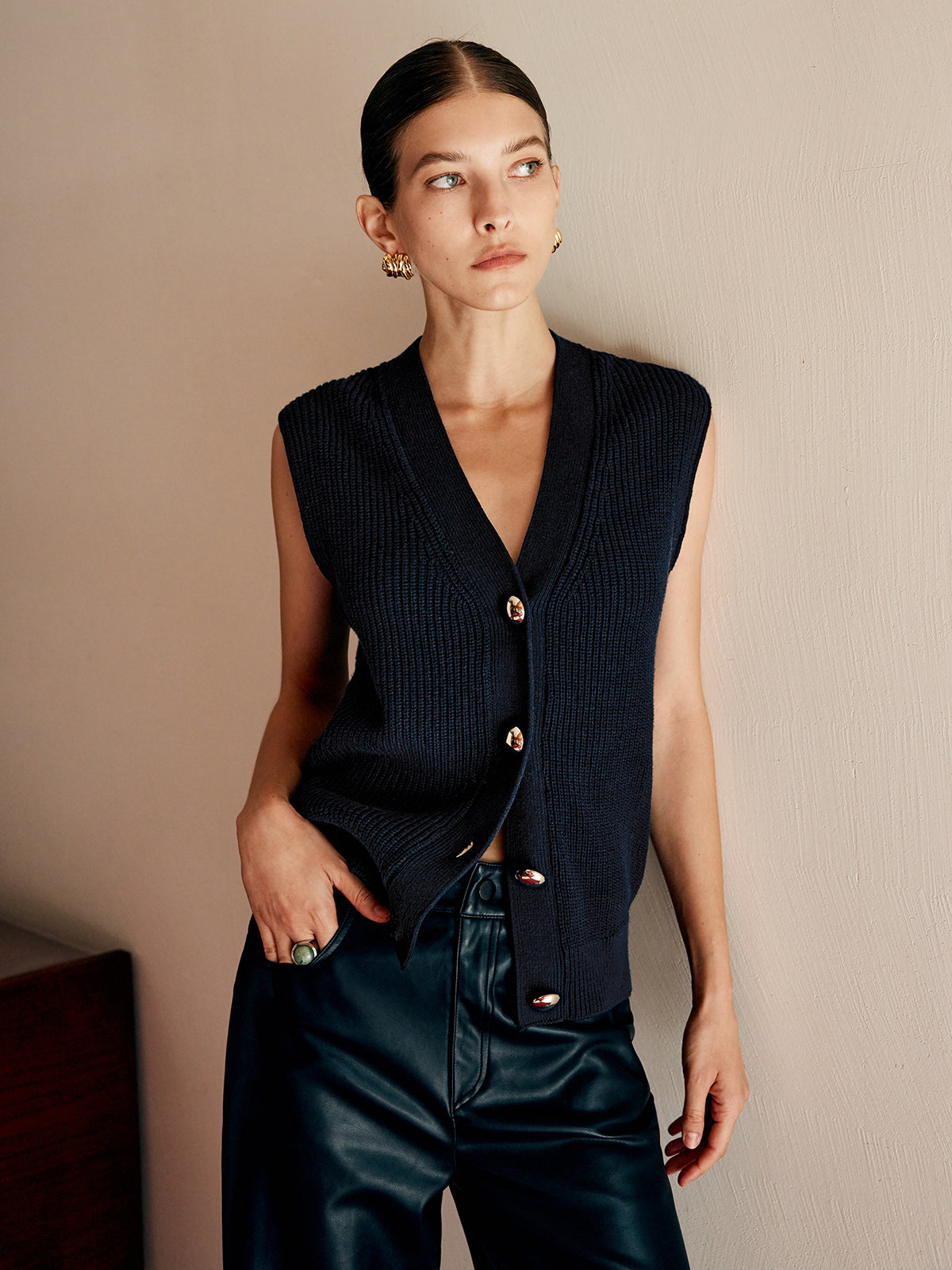 Cotton Blends Ribbed Sweater Vest for Layering Casual Style