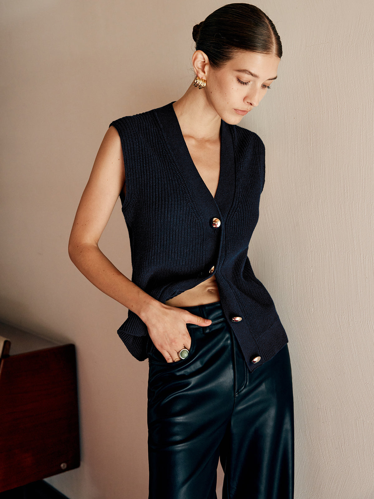 Cotton Blends Ribbed Sweater Vest for Layering Casual Style
