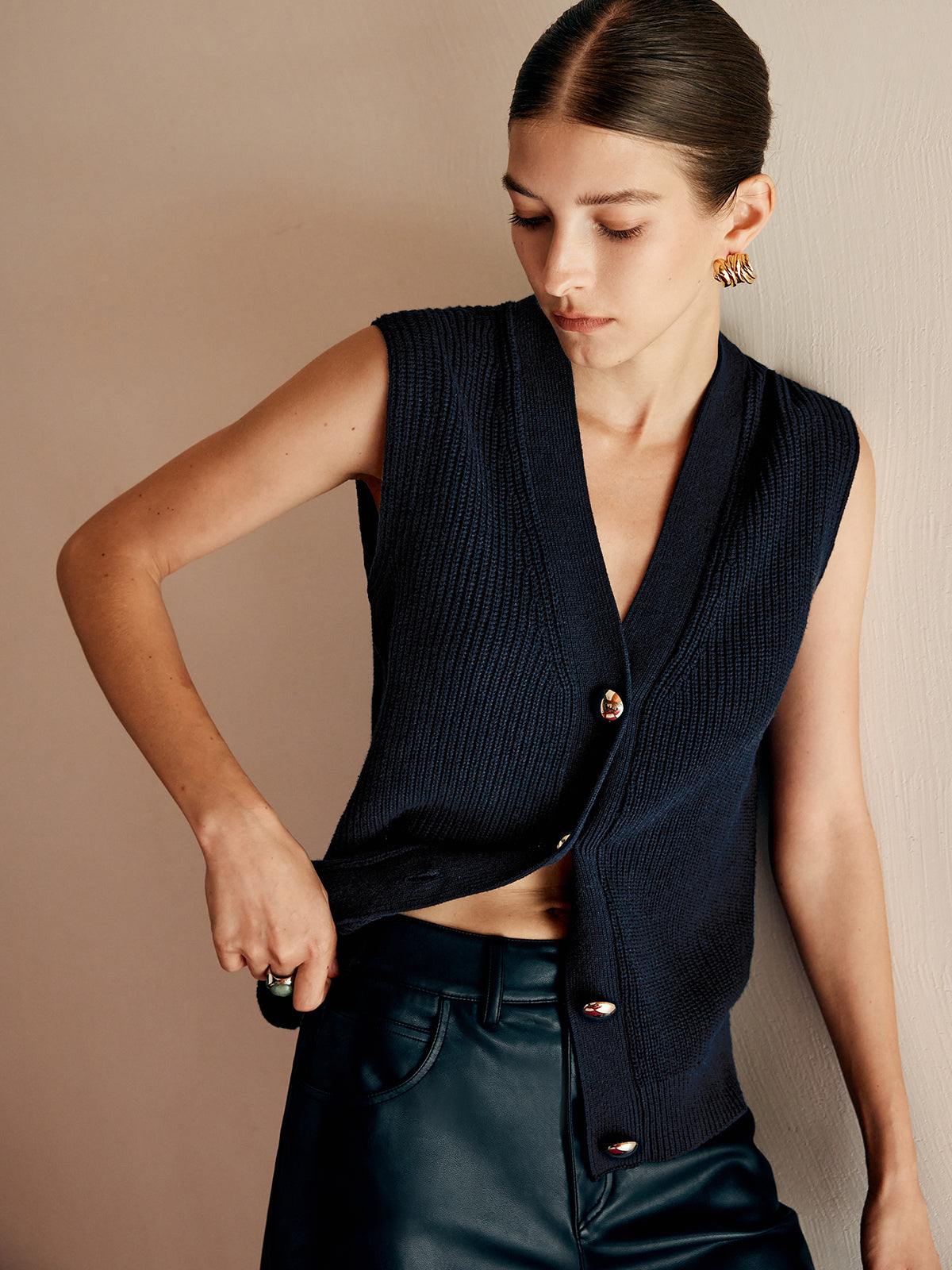 Cotton Blends Ribbed Sweater Vest for Layering Casual Style