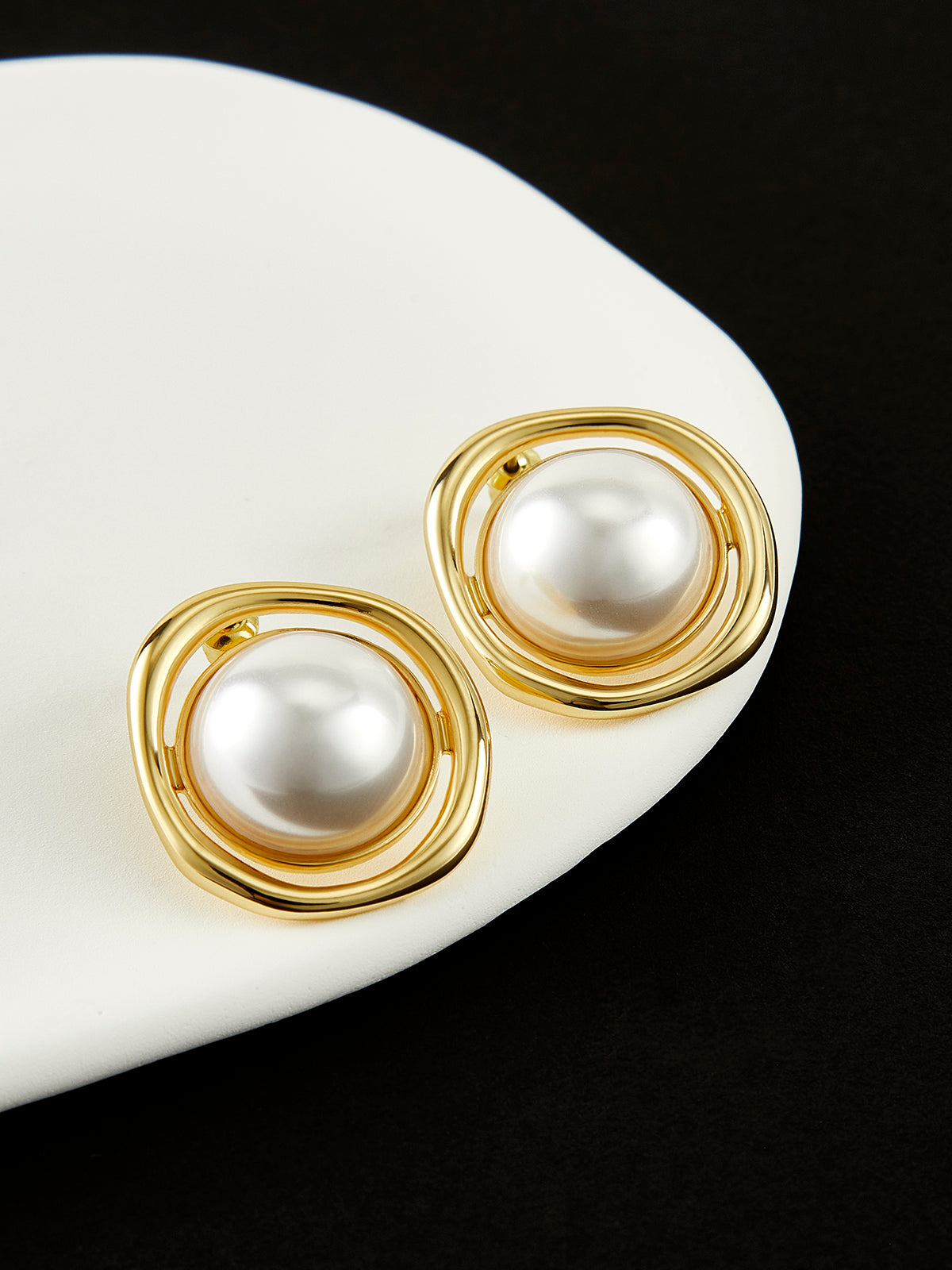 Golden Edge Pearl Stud Earrings with Elegant Silver Backing