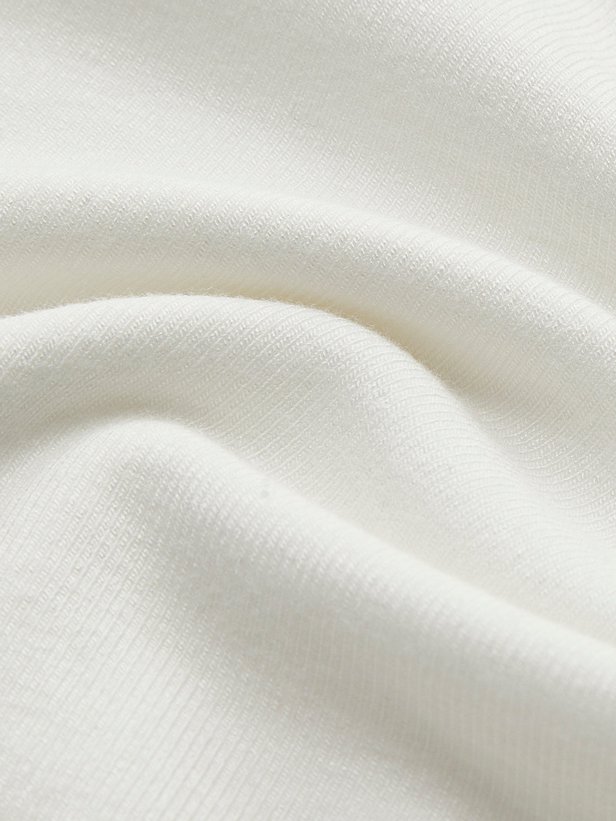 Mock Neck Piping Slim T-Shirt for Comfortable Casual Wear