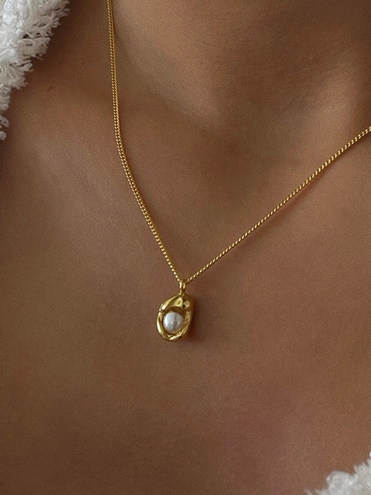 Minimalist Baroque Pearl Pendant Necklace - Elegant Handcrafted Jewelry