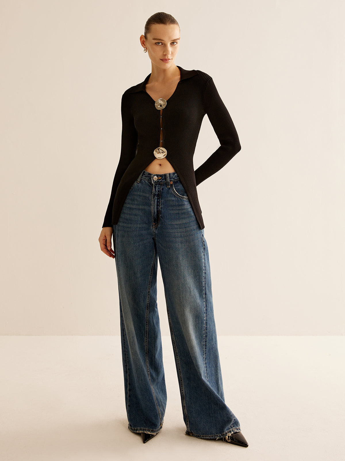 Glossy-Ring Ribbed Slim Cardigan with Front Button Closure