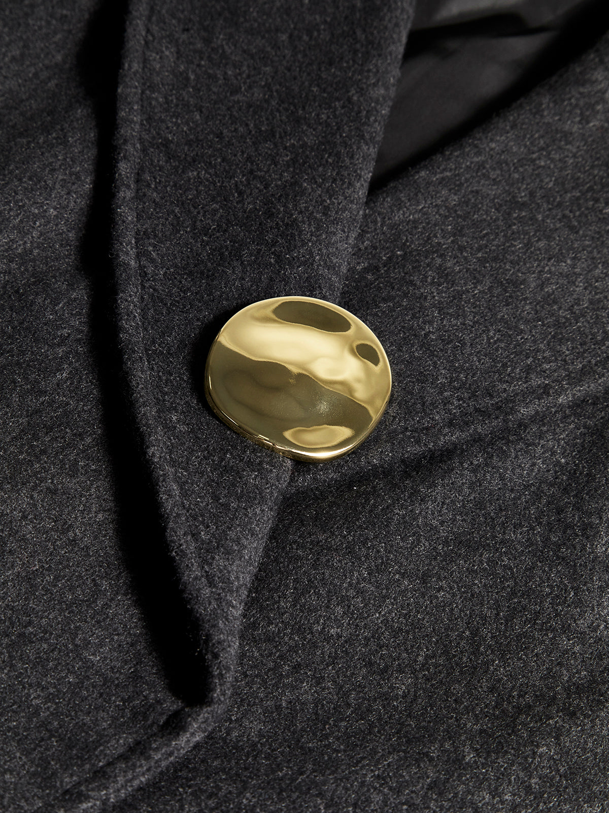 Minimalist Streamlined Irregular Brooch Modern Geometric Design Unisex Accessory