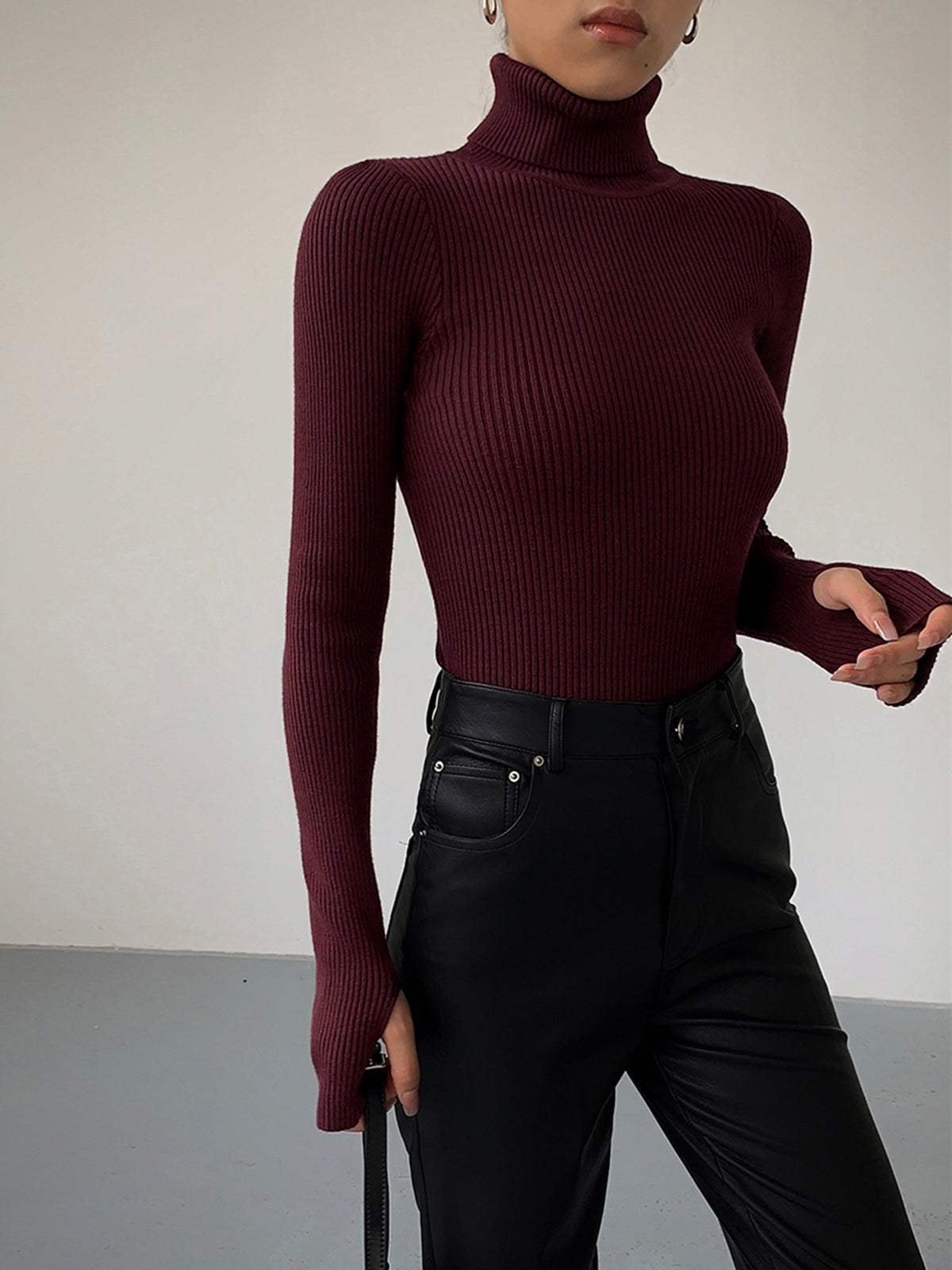 Minimalist Turtleneck Slim Knit Top for Women - Versatile Winter Apparel