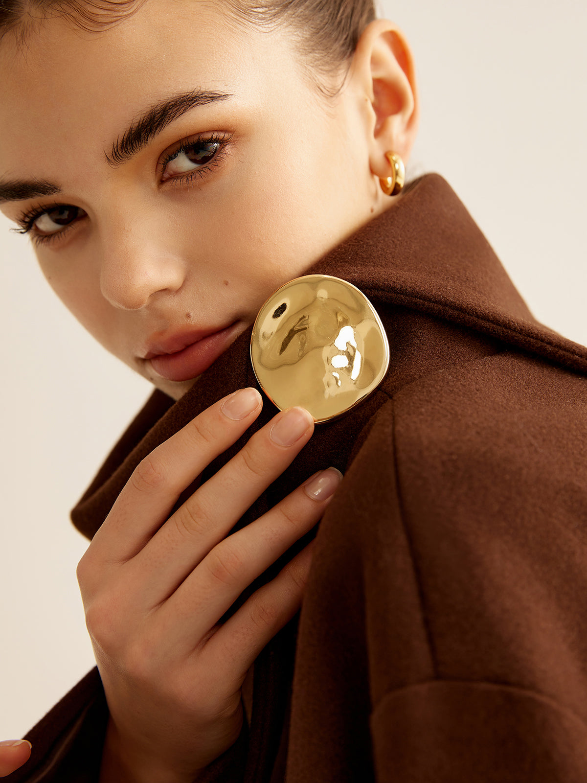 Minimalist Streamlined Irregular Brooch Modern Geometric Design Unisex Accessory