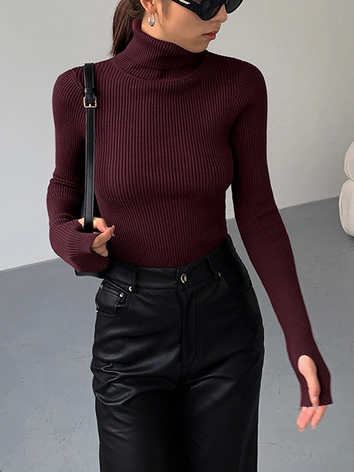 Minimalist Turtleneck Slim Knit Top for Women - Versatile Winter Apparel