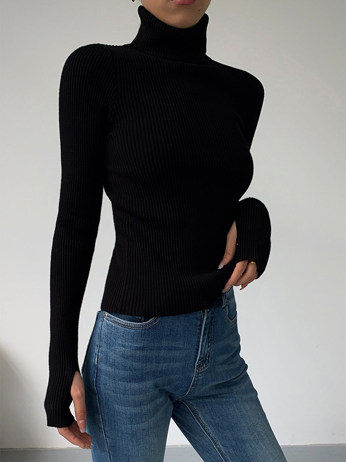 Minimalist Turtleneck Slim Knit Top for Women - Versatile Winter Apparel