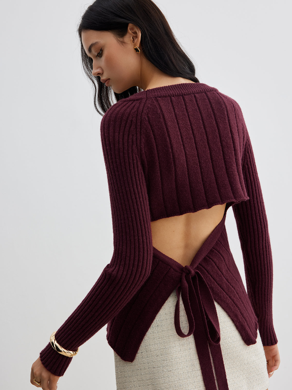 Backless Slim Tie Knit Top with Long Sleeves and Stretch Fabric