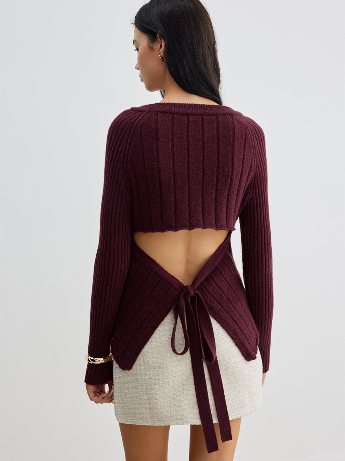 Backless Slim Tie Knit Top with Long Sleeves and Stretch Fabric
