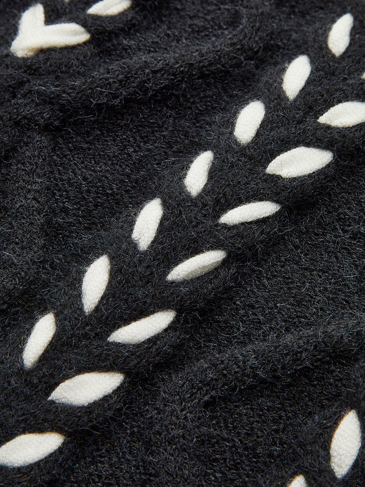 Contrast Binding Cinched Twist Sweater with Elegant Tailored Fit
