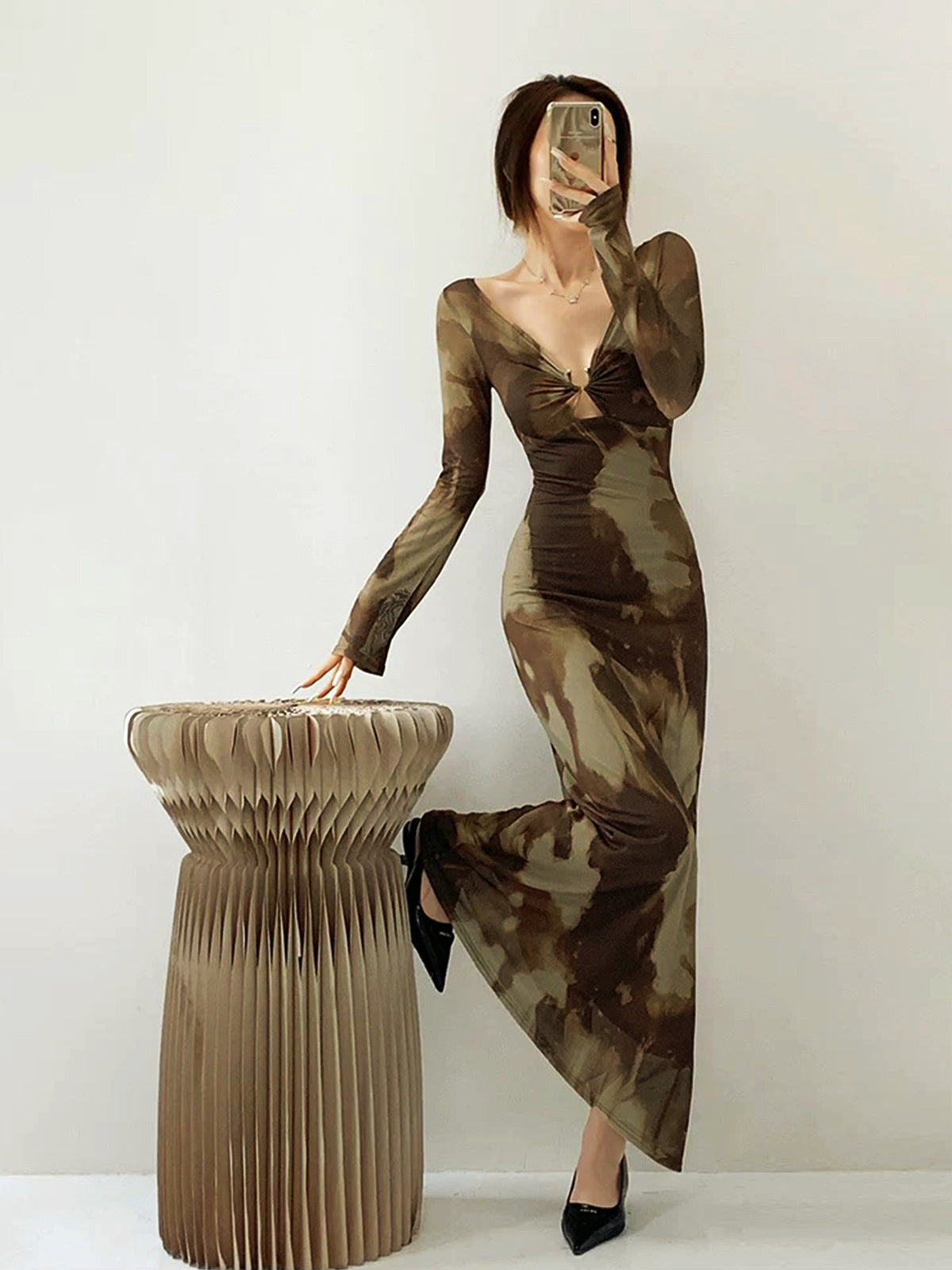 Semi-Sheer U-Ring Ombre Slim Dress for Elegant Evening Wear