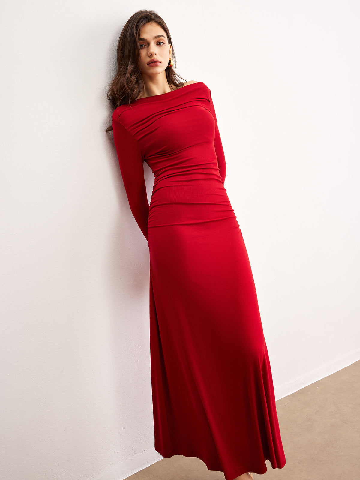 Off-Shoulder Ruffle Knit Dress for Summer Evenings