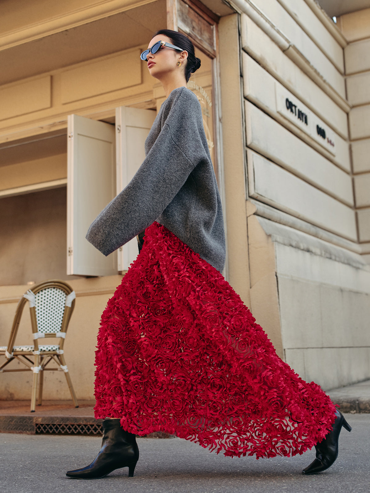 High-Waist Rosette Skirt for Elegant Evening Wear