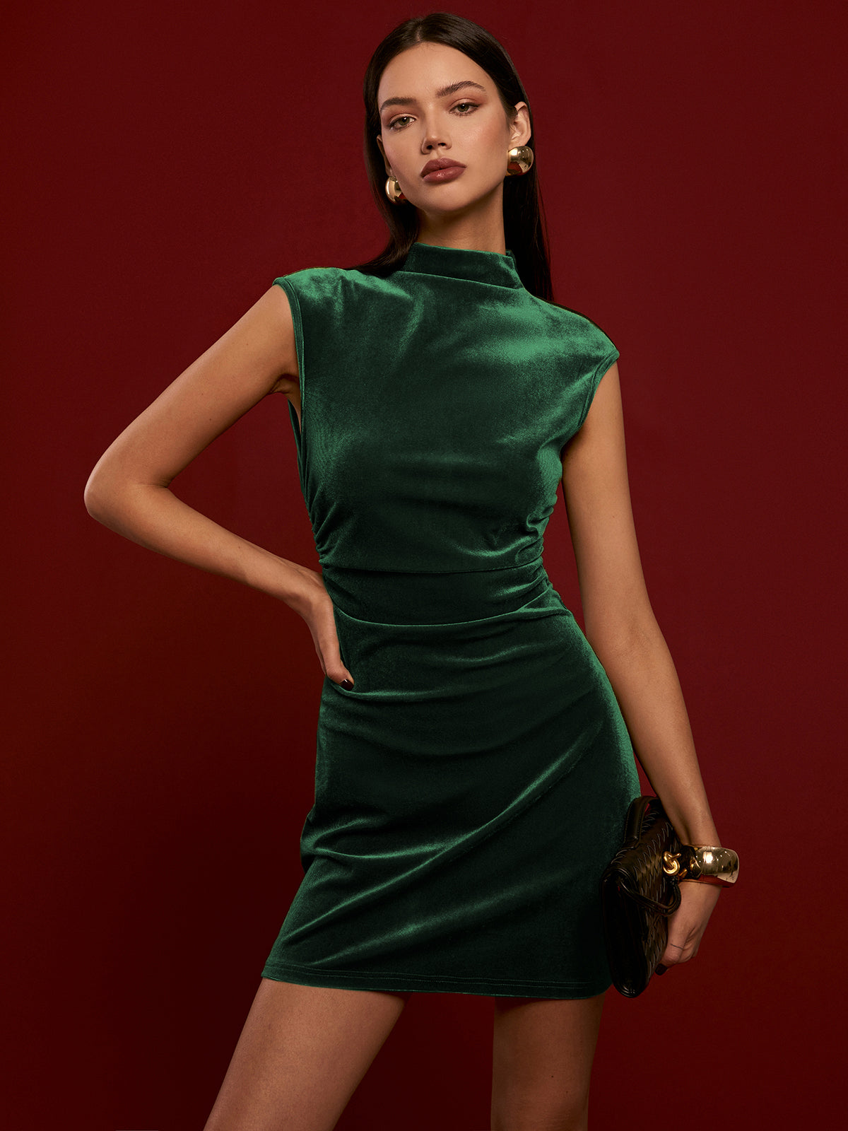 Mock Neck Sleeveless Velvet Dress for Elegant Evening Wear