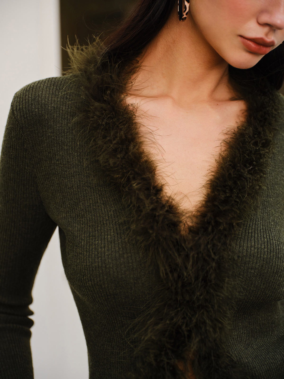 Feather Trim Wool-Blend Slim Sweater with Elegant Crew Neck