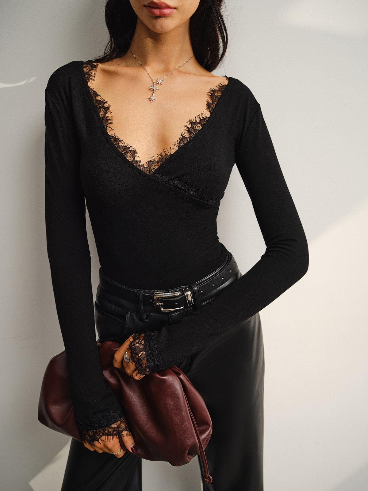 V-Neck Lace Trim Skinny T-Shirt - Women's Casual Fashion Top