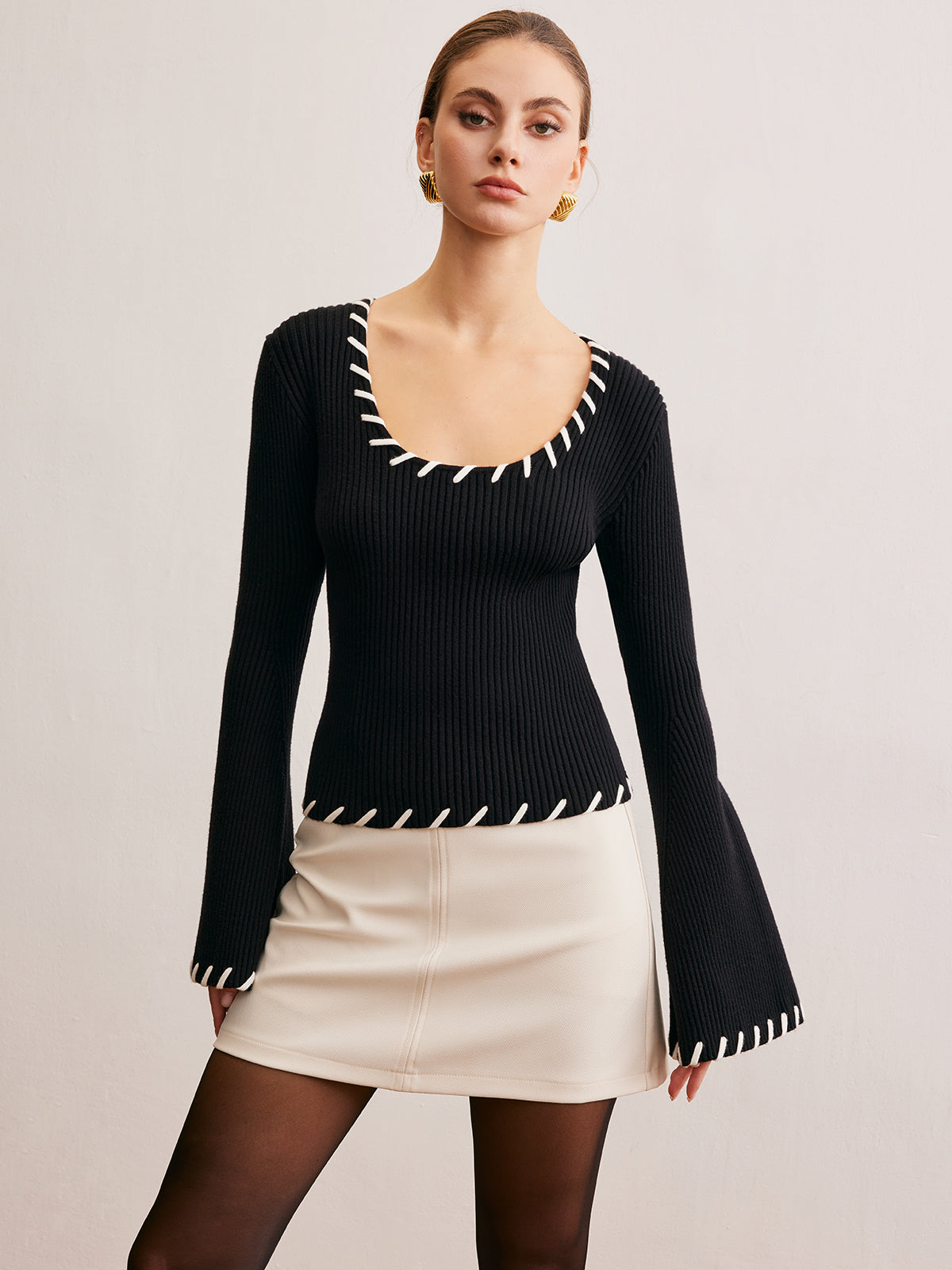 Bell-Sleeve Contrast Trim Knit Top for Women Casual Wear