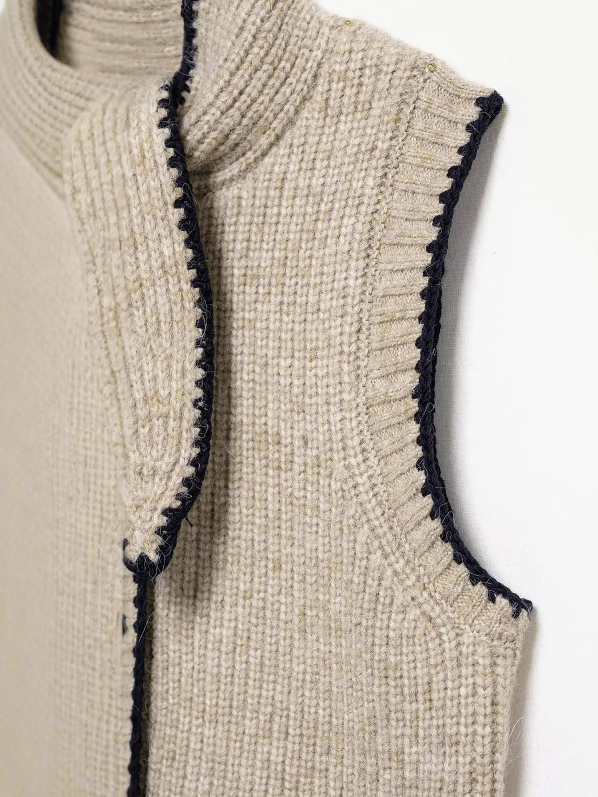 Tie Neck Contrast Trim Button Sweater Vest with Stylish Sleeveless Design