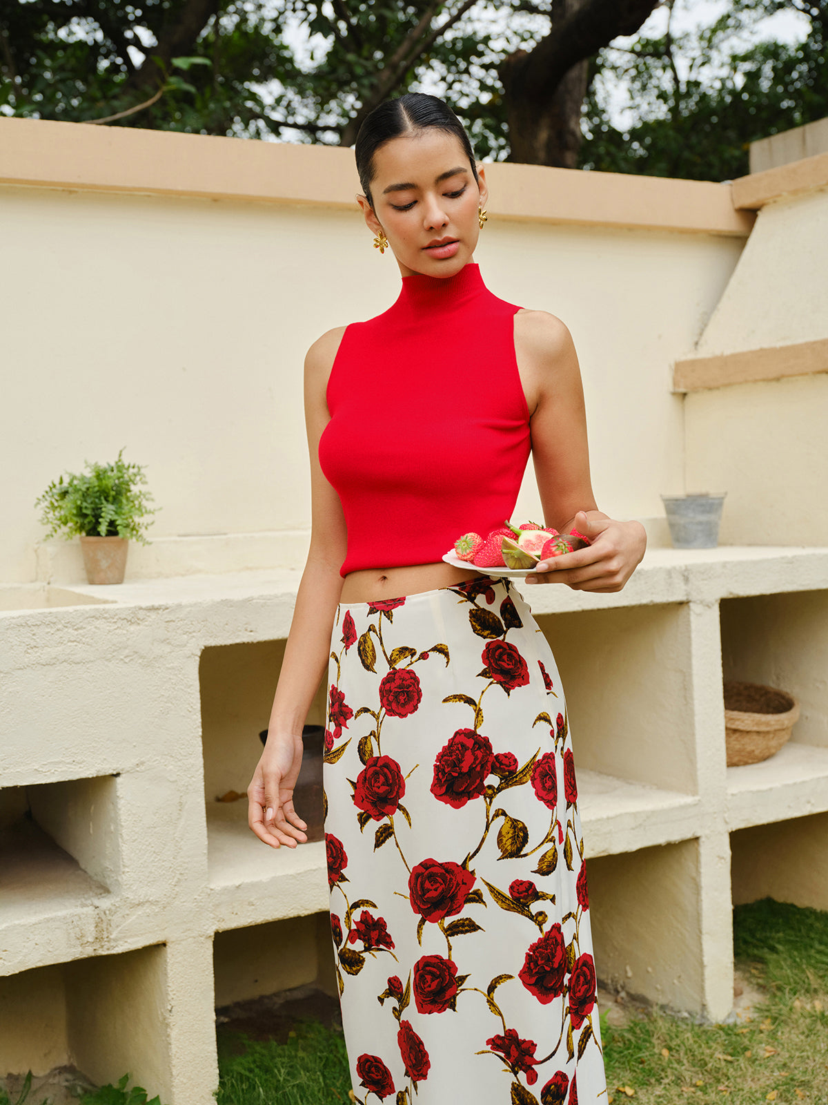 Knit Mock Neck Sleeveless Crop Top for Women, Casual Summer Style