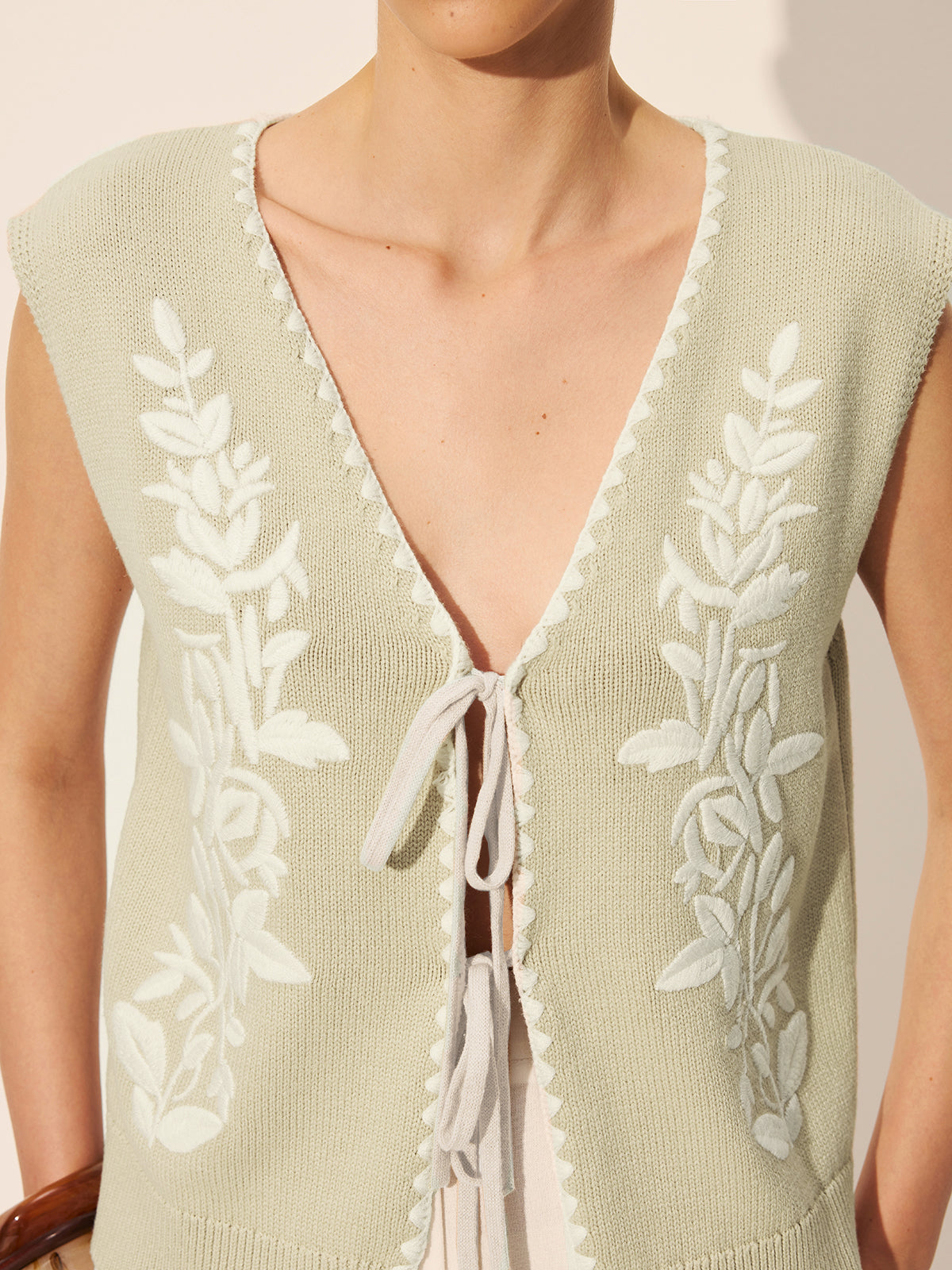 Embroidery Bow Floral Knit Sweater Vest for Women, Casual Layering