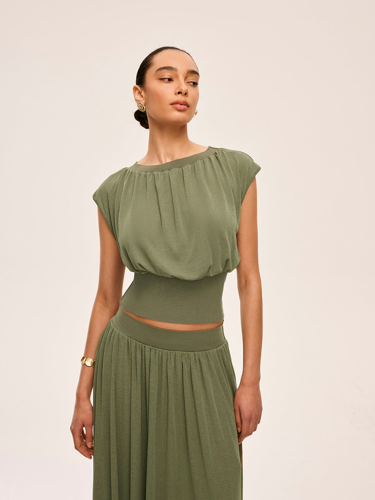 Gathered Waist Top With Flowy Skirt Set for Elegant Evening Wear