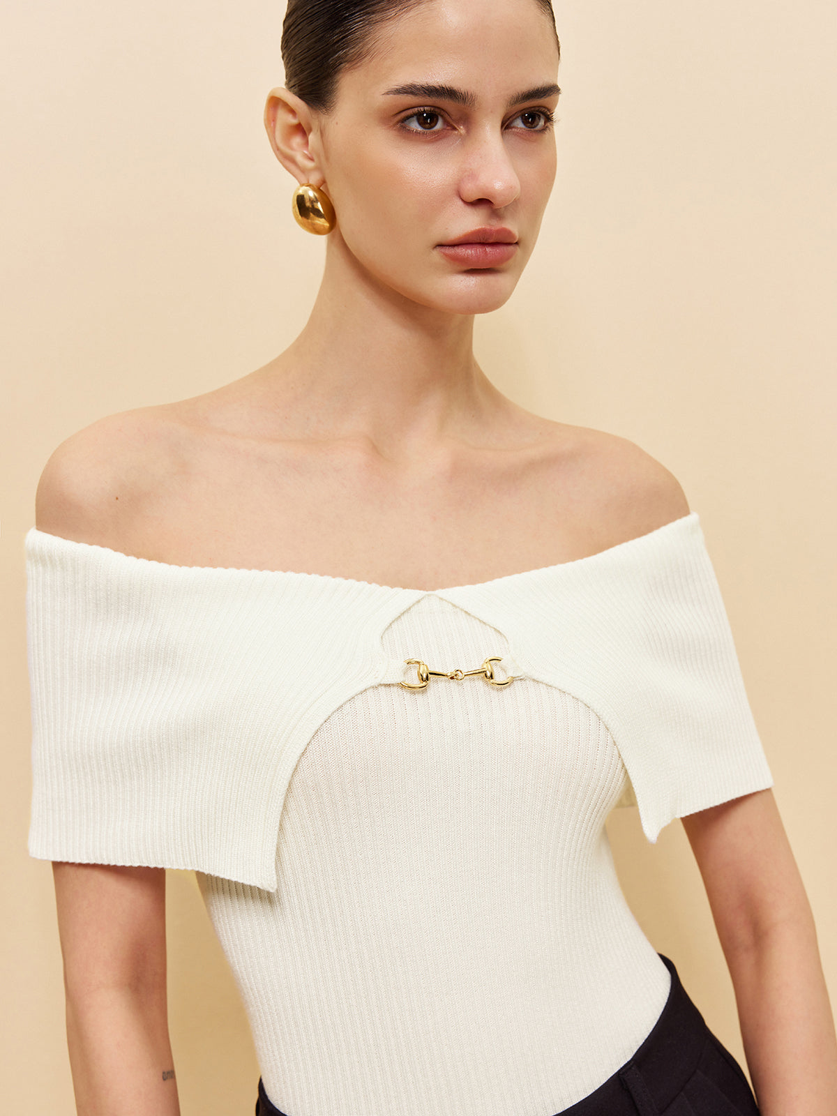 Off-Shoulder Chain Detail Ribbed Knit Top for Women Casual Wear